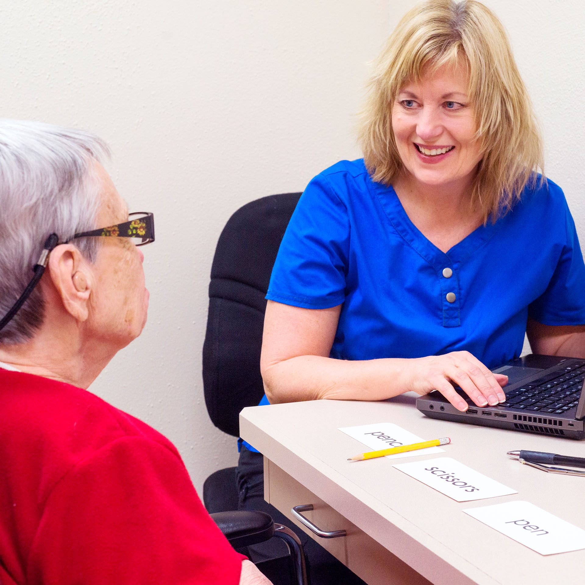 orthophoniste patiente âgée