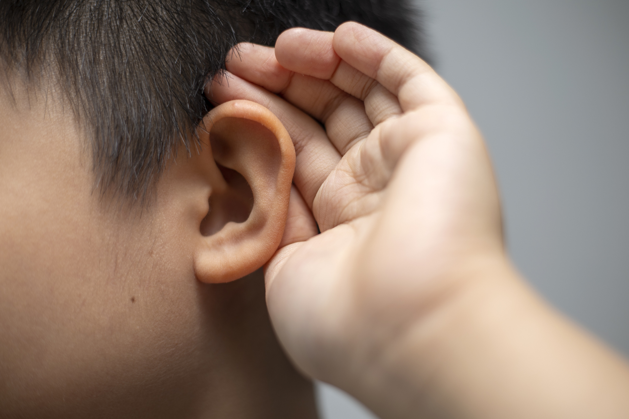 Oreille-jeune-garcon